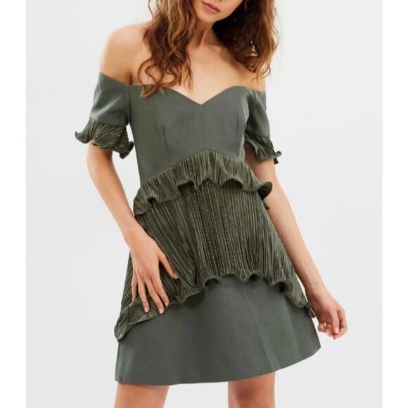 LA MAISON TALULAH GRANDE DRESS OLIVE GREEN RUFFLE OFF SHOULDER DRESS Large - Picture 1 of 8